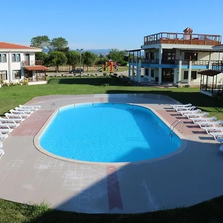 Kalanora Hotel